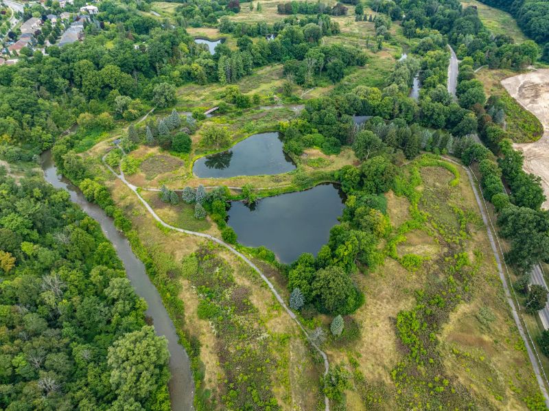 Green space and ponds in North Vaughan